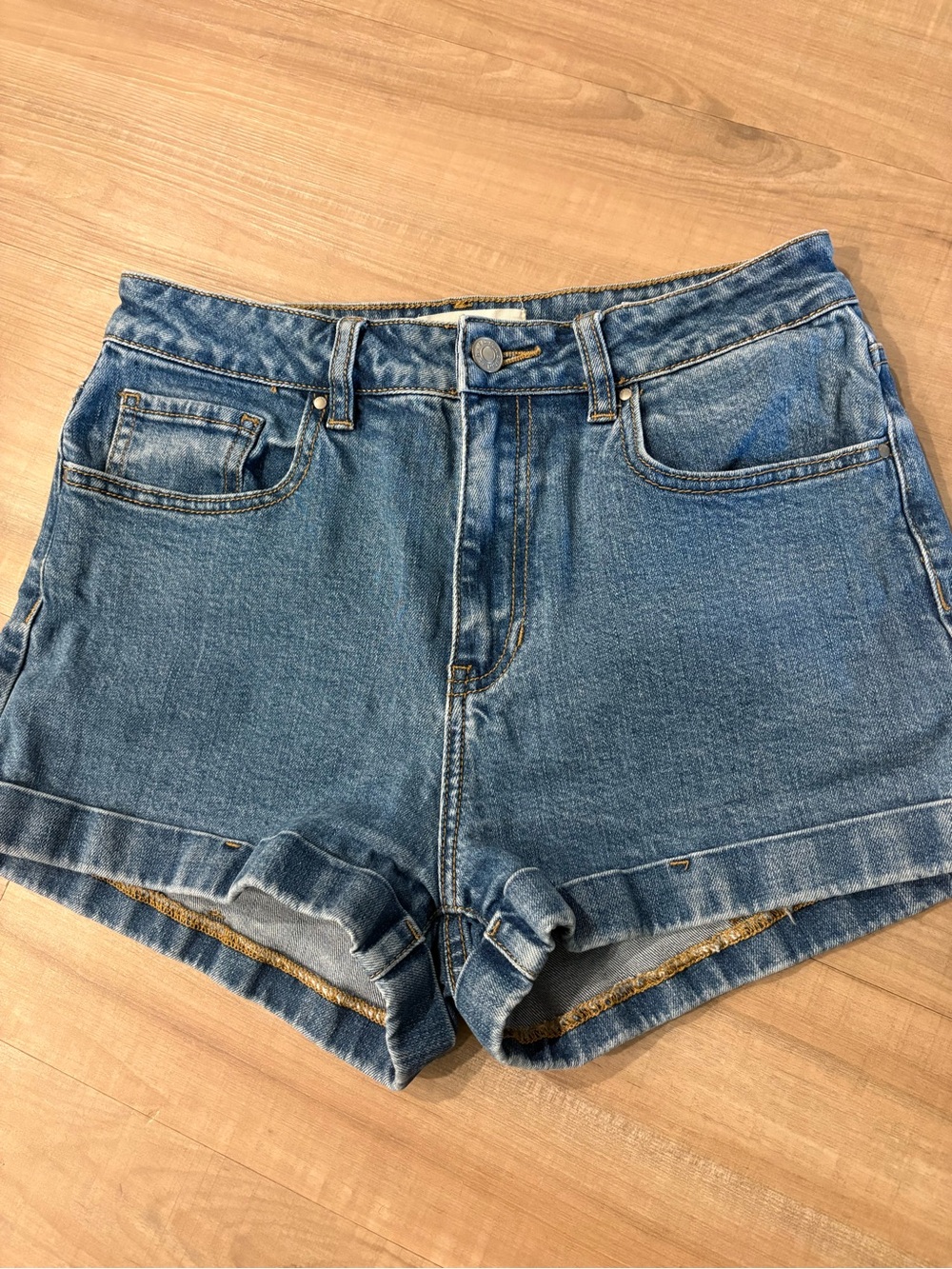 PacSun Vintage Wash Denim Mom Short  in Medium Blue